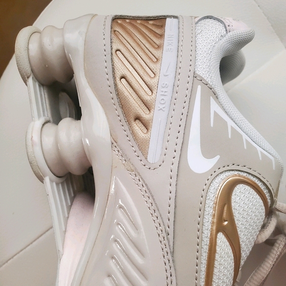 Sneakers - Picture 5 of 6